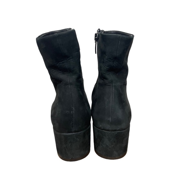 𝅺ecco Black Suede Bootie, Shape 35 Modern Ankle Boot, 7 - Picture 3 of 9